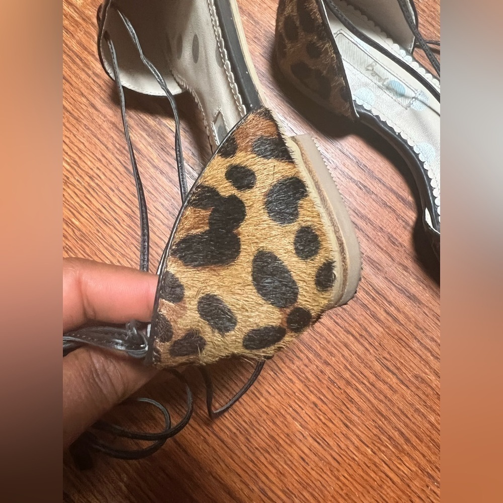 Boden calf hair gladiator flats shoes size 5.5 (37) - Picture 4 of 8